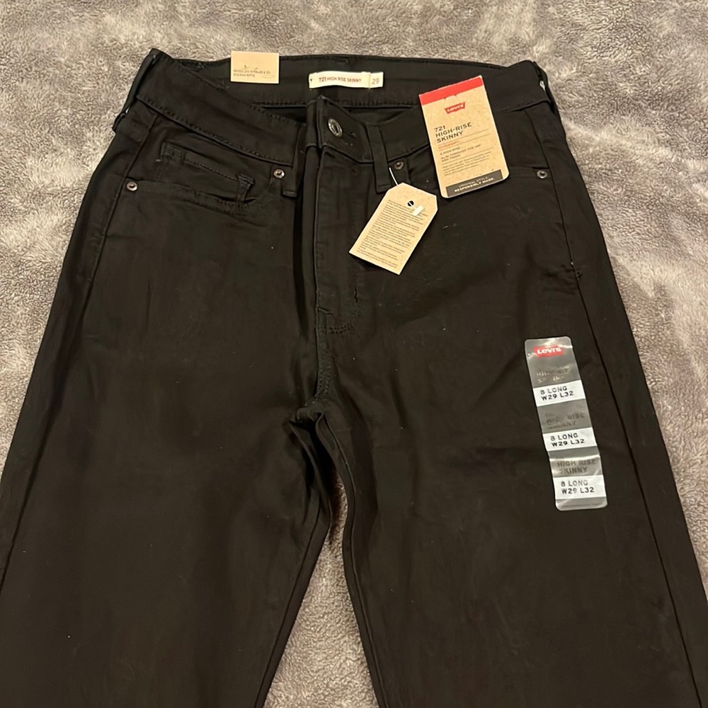 Levi’s. Black Pants. 721 High-Rise Skinny.